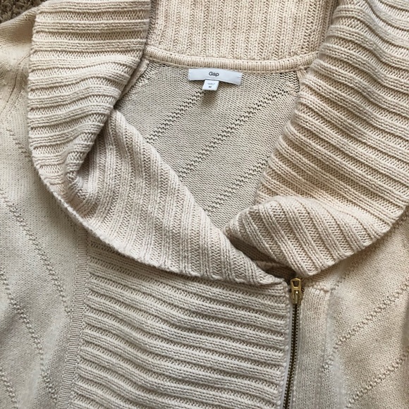 GAP Cream Sweater w/ Large Collar &metallic zipper - Picture 2 of 4